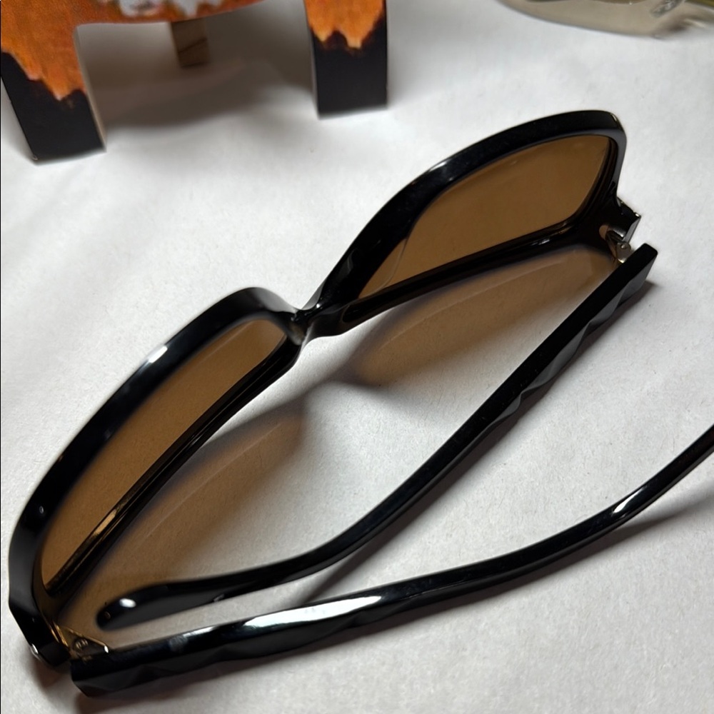 BCBGMaxAzria Black Sunglasses with Dark Tinted Lenses - Picture 8 of 8